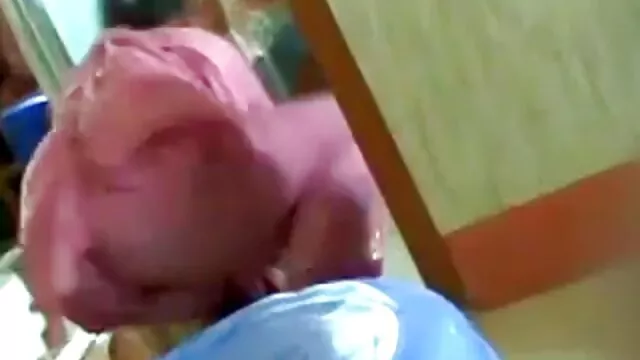 Bonito españolas follsndo culo apretado de MILF