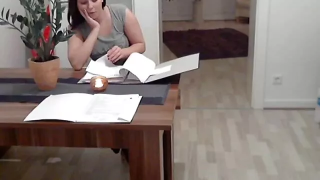 Morena obtiene su ver videos pornos caseros en español coño jodido por vecino con los ojos vendados