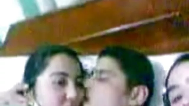 Hottie rubia videos pornoespañol ama su juguete y su polla real
