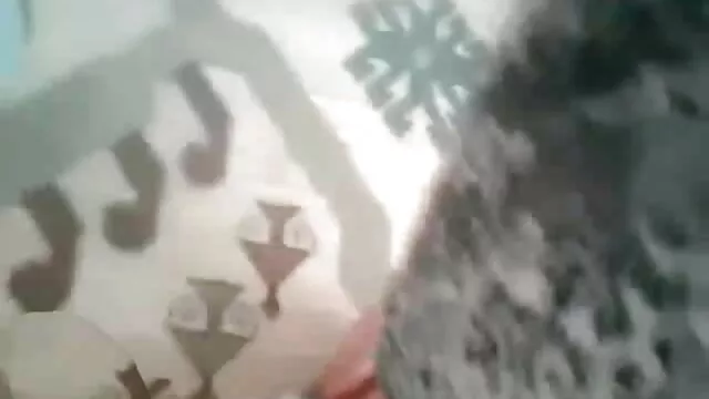 Mostrando el coño pono en español peludo
