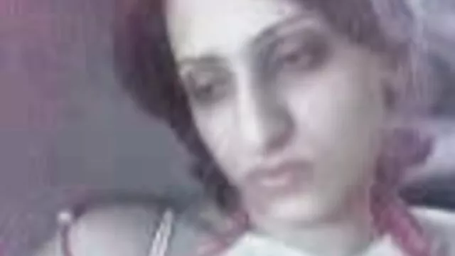 Adolescente tailandesa flaca porno juvenil en español follada sobre el mostrador de la cocina y recibe creampie