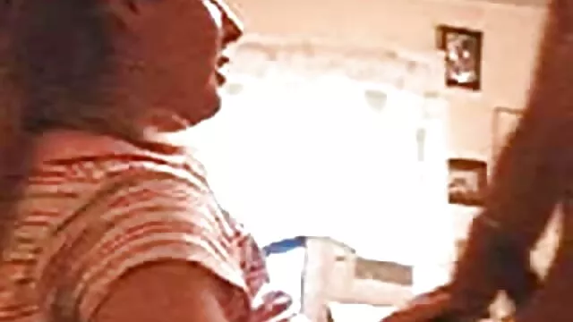 Masajista de tetas pequeñas se masturba después xxx rubias españolas de montar una polla